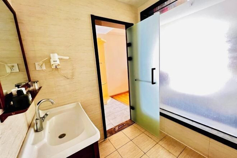 Bathroom 3, Wutong Hotel (Beijing Changping University of Petroleum), Beijing