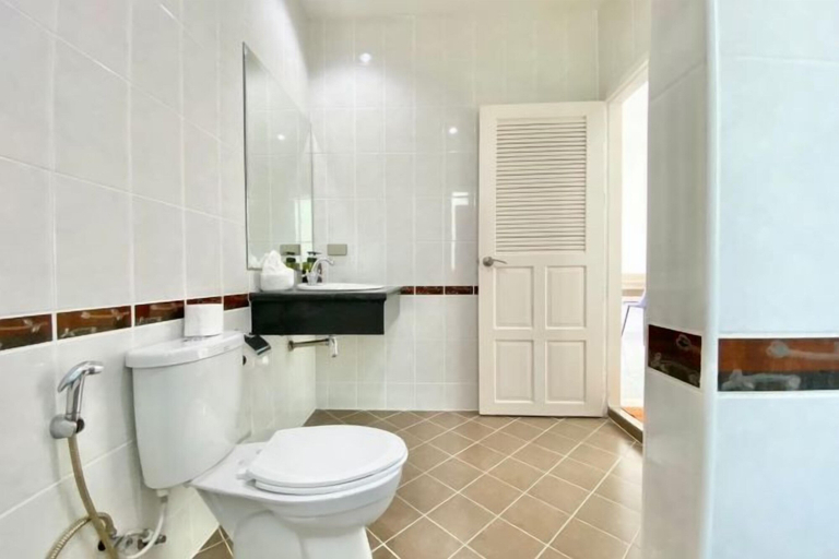 Room 5, Spacious 8Br Private Pool Villa in Chalong, Phuket Island