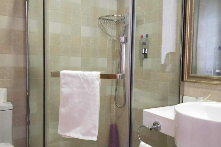 Bathroom 4, Jinshan Hotel, Chifeng