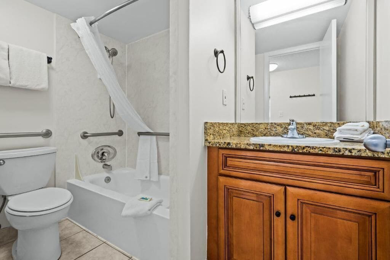 Bathroom 4, The Beach Club by Coolvacay, Saint Johns