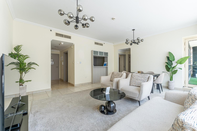 Others 3, Better Stay - Marina Quays Apartment, Dubai