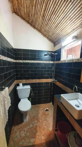 Bathroom 2, Le Bentenier home détente, Mbour