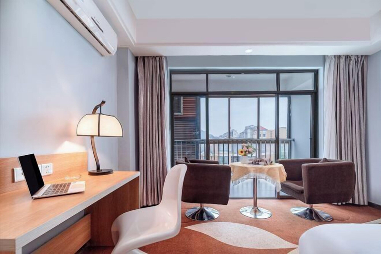 Others 3, Yake Hotel, Baise