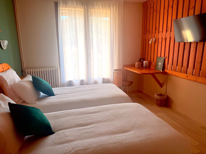 Bedroom 3, Hotel Des Rochers, Lozère