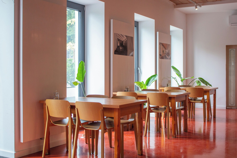 Food & Drinks 5, Hotel Gardinn - Free Parking and Quiet Garden, Bratislava