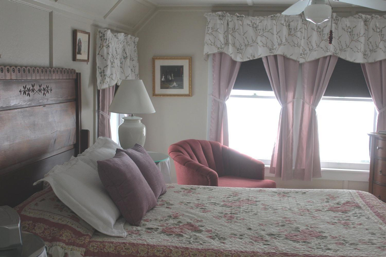 Bedroom 2, Fox Creek Inn, Rutland