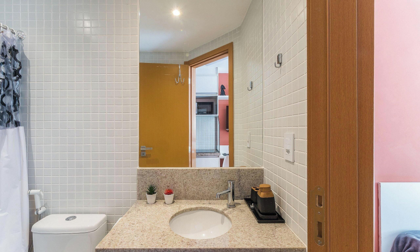 Bathroom 2, Condo. w/ Pool and Gym 70 m From the Beach - SMA, Salvador