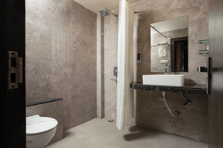 Bathroom 5, Grand Ashirwad Beacon, Bhopal