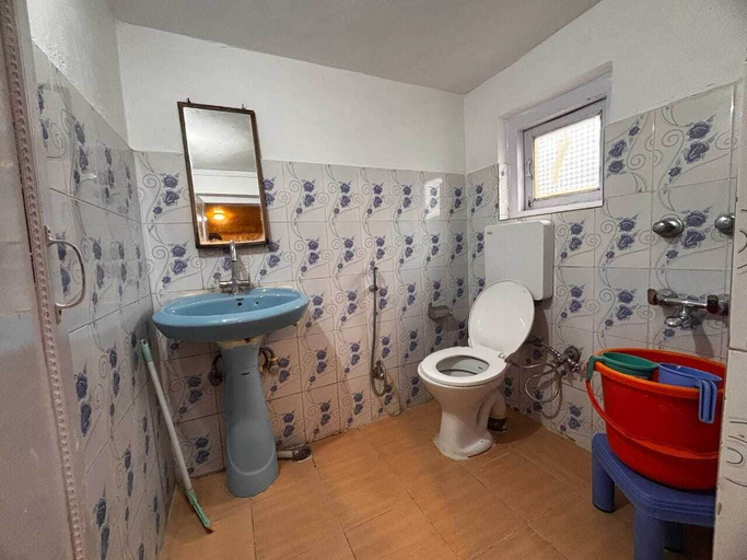 Bathroom, Hotel Bright Palace, Anantnag