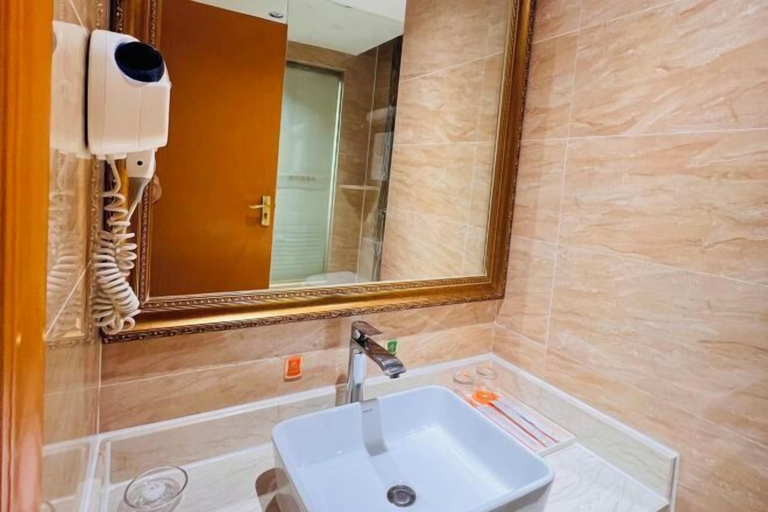 Bathroom 4, Vienna Hotel (Huizhou Yuanzhou), Huizhou