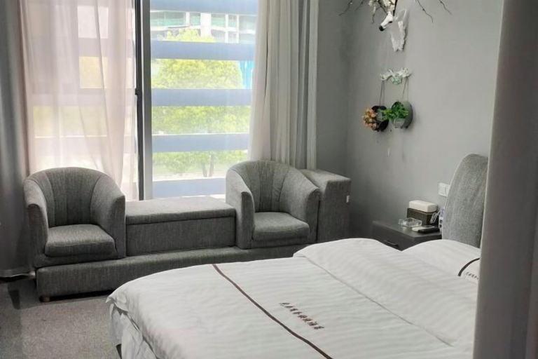 Bedroom 4, Daozhen Brother Business Express Hotel, Zunyi