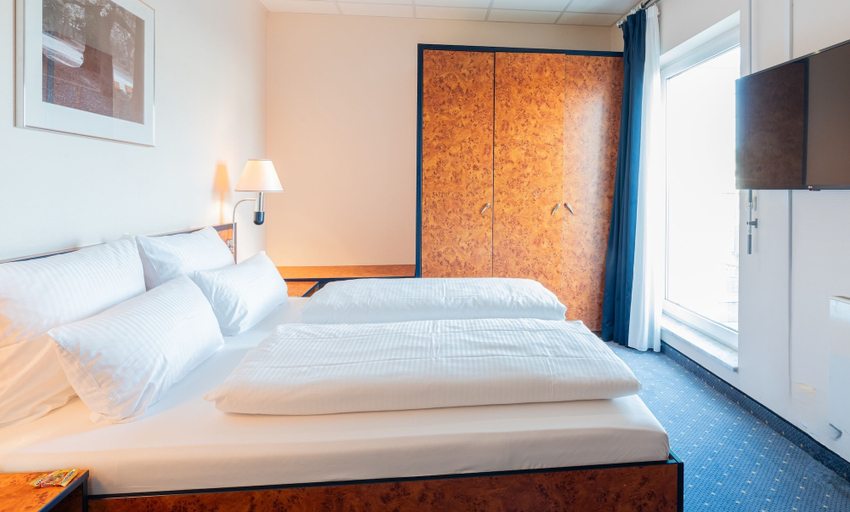 Bedroom 5, Hotel Arkadia, Hochtaunuskreis