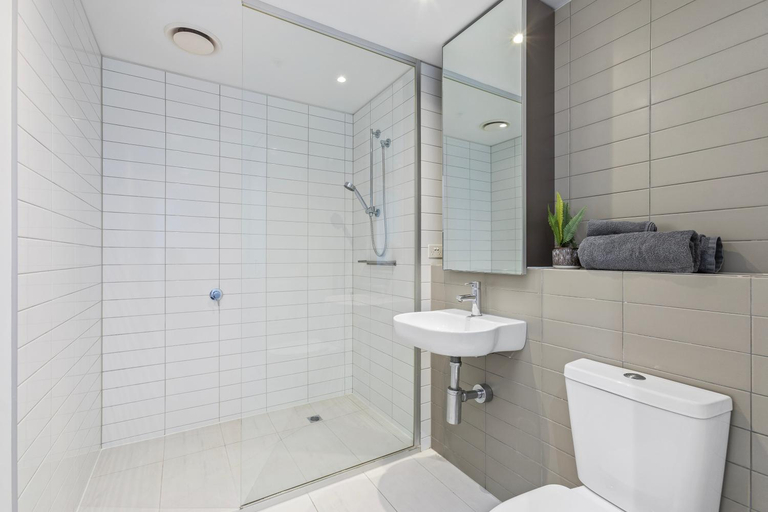Bathroom, Complete Host NEO apartments, Melbourne