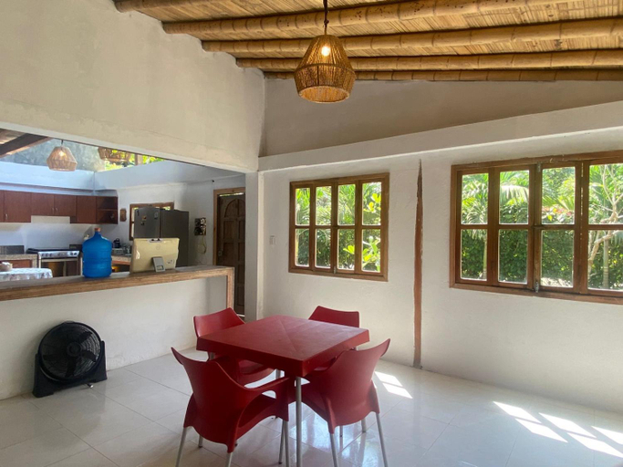 Others 4, Casa Peregrina, Puerto López
