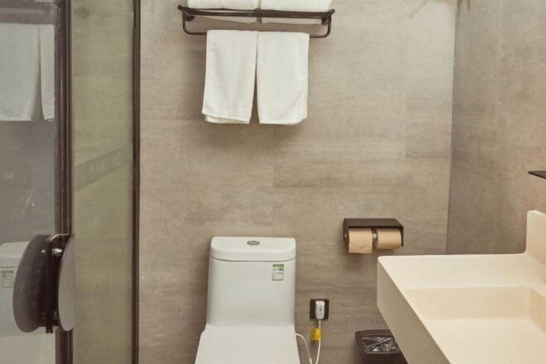 Bathroom 3, HanTing Hotel (Linshu), Linyi