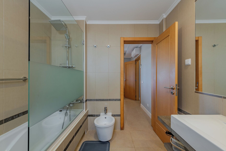 Bathroom 5, Bela Vista Exclusive Private Villa, Lagos