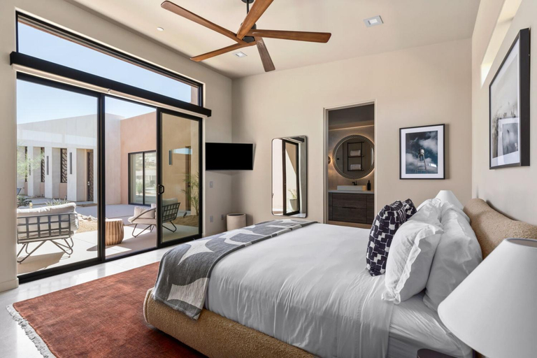 Bedroom 3, Peak by Fieldtrip - 8 BR Modern Oasis - 2 Pools, San Bernardino