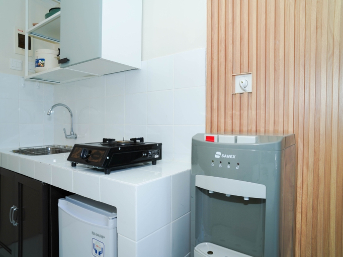 Others 2, Chic Green Studio Room at Apartment Tokyo Riverside PIK 2 By Travelio, Tangerang