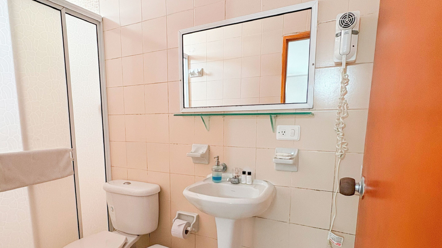 Bathroom 4, Hotel Portobelo beach, San Andrés