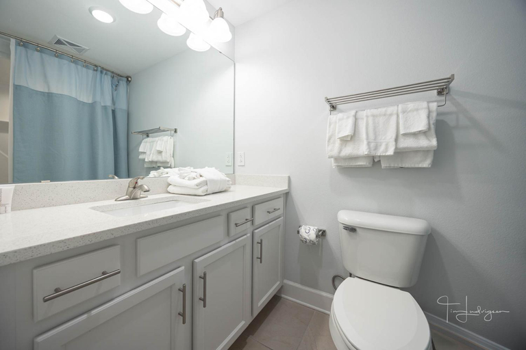 Bathroom 4, Phoenix Gulf Towers 2302 condo, Baldwin