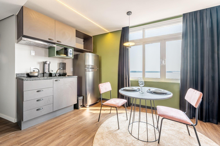 Others 4, Xtay Cais Rooftop -Estudios completos e Rooftop para o Rio Guaiba, Porto Alegre