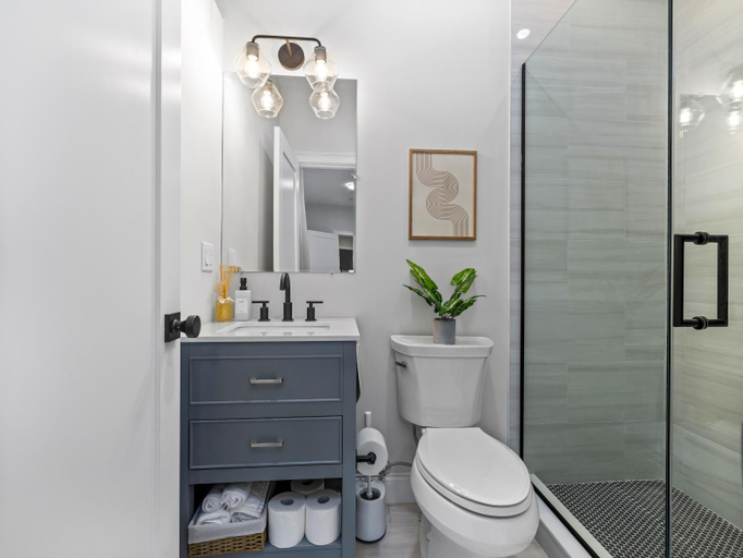 Bathroom 2, 5BR 3BATH 6BEDS Boston Home, Boston