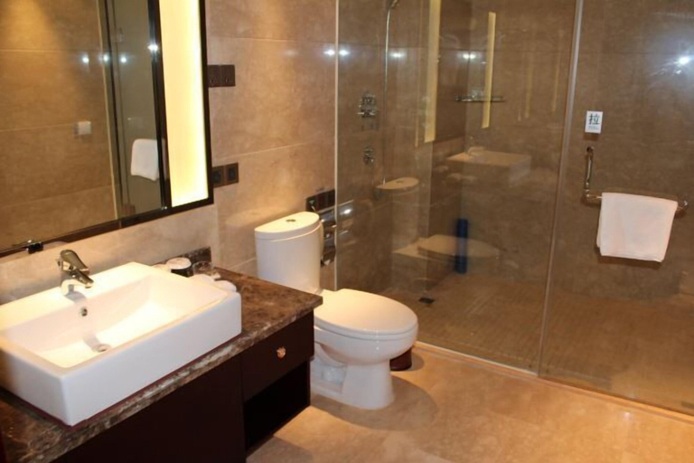 Bathroom 4, Jinqiu Holiday Hotel, Longyan