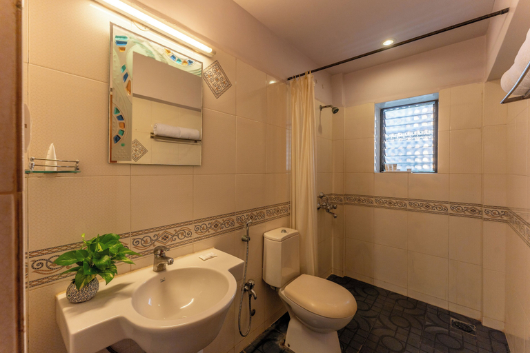Bathroom 2, Victor Exotica an Indy Resort, North Goa