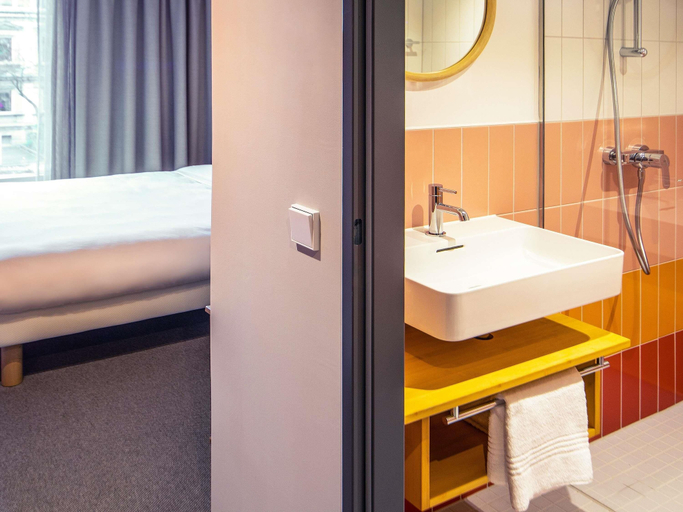 Bathroom 4, Ibis Styles Bayreuth, Bayreuth