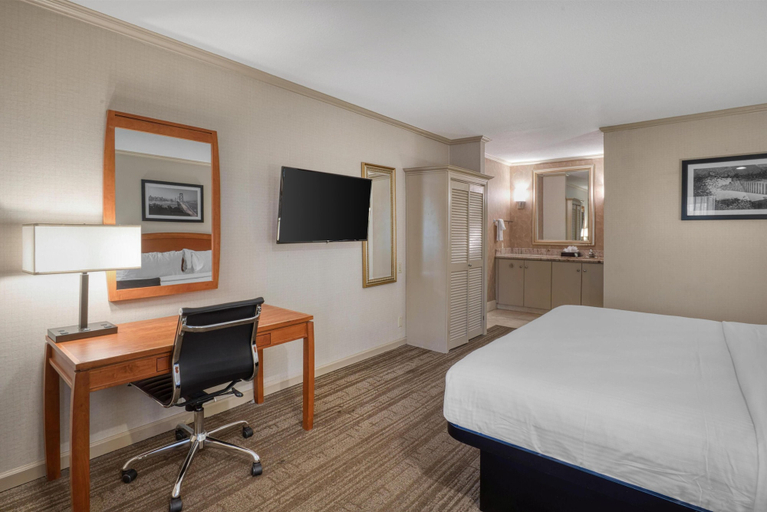Bedroom 3, Surestay Plus By Best Western Mountain View, Santa Clara