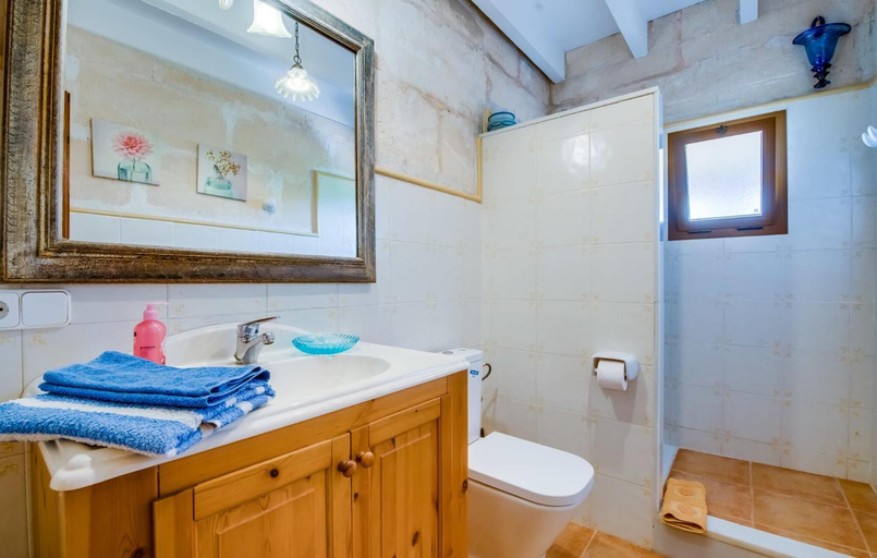 Bathroom 4, CAN RIUS, Baleares