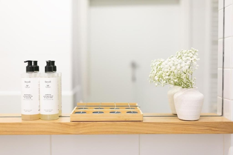 Bathroom amenities 5, Malila Apartments City Center Pawia 34, Kraków City