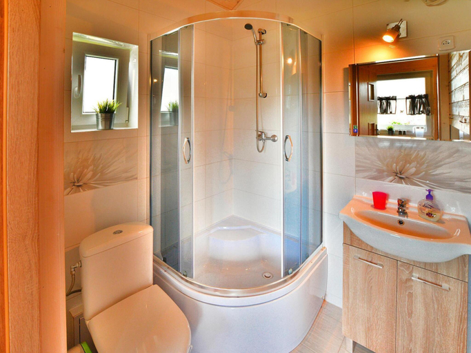 Bathroom, Holiday homes with pool and jacuzzi, Sławno