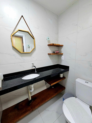 Bathroom 2, Edificio Porto City, estrutura completa no centro de Porto By HM, Ipojuca