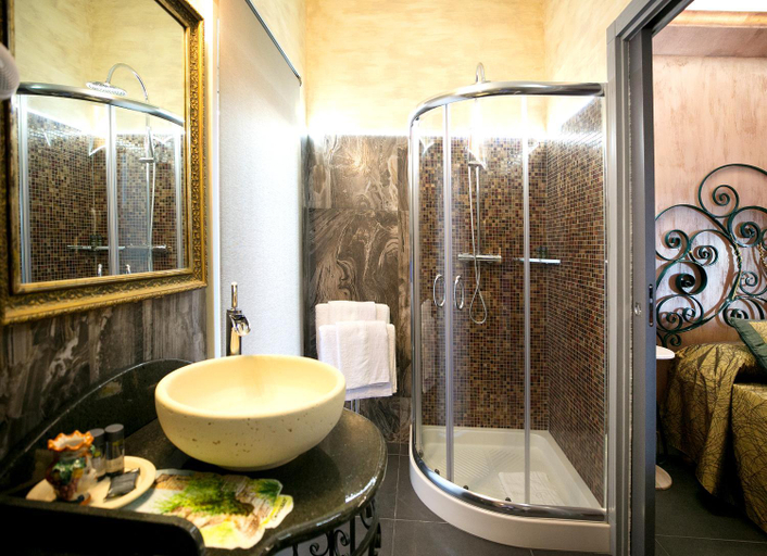 Bathroom 3, Animosa Suites, Catania