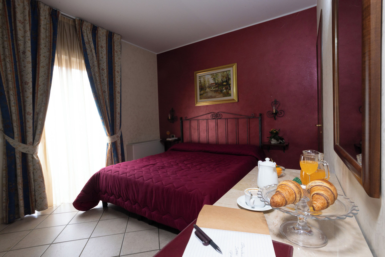 Bedroom 4, Hotel Gangi, Enna