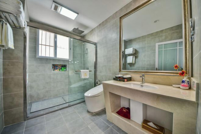 Bathroom 3, Qianbaidu Boutique Inn, Dali Bai