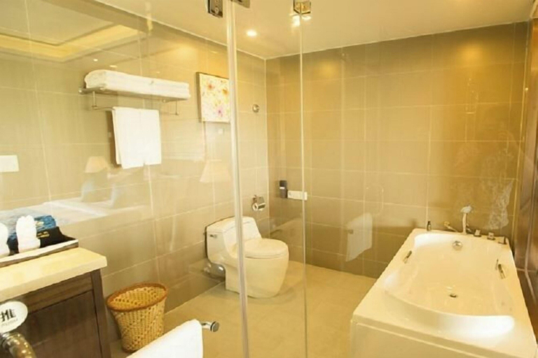 Bathroom 4, Thinking Land Lingyan Forest Hotel, Chengdu