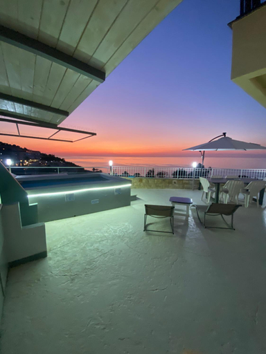 Others 4, Villa sul tramonto, Messina