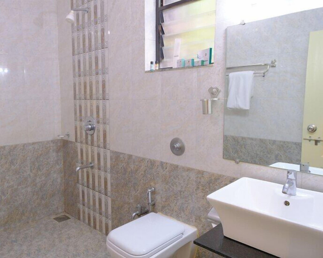 Bathroom 4, THE BYKE ROYAL PEARL ANJUNA, North Goa