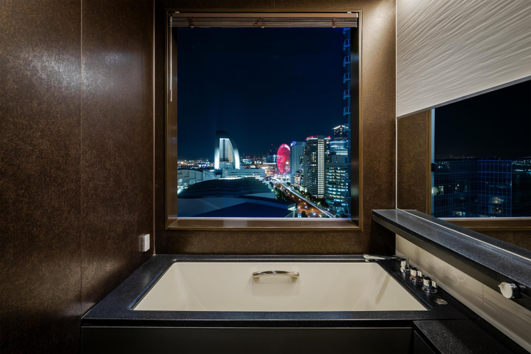 Bathroom 4, Hilton Garden Inn Yokohama Minatomirai, Yokohama