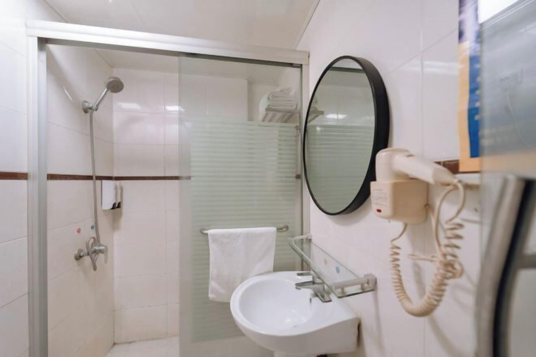 Bathroom 3, Pebble Motel (Shanghai Jinqiao Metro YanggaoRoad), Shanghai