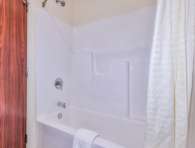 Bathroom 5, Cobblestone Hotel & Suites - Bay Minette, Baldwin