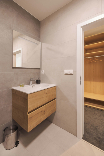 Bathroom 4, Hotel Gardinn - Free Parking and Quiet Garden, Bratislava