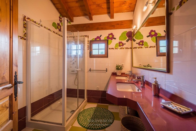 Bathroom, Casucas La Guariza, Cantabria