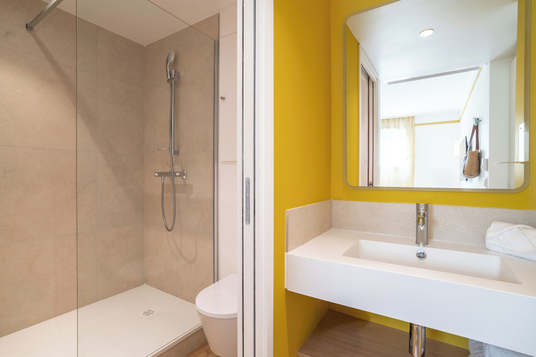 Bathroom 3, Hôtel Soléo Prado, Bouches-du-Rhône