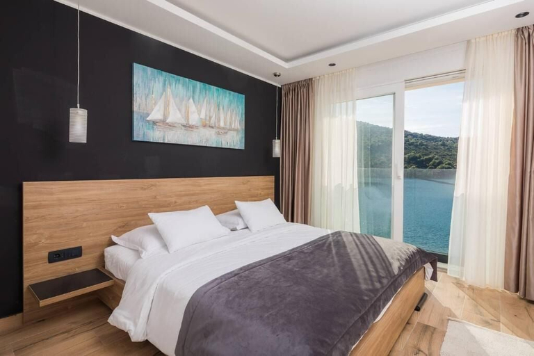 Bedroom 2, Beachfront luxury villa Vinisce, Marina