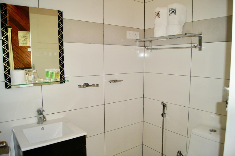 Bathroom 5, Astana Az-Zahrah, Jempol