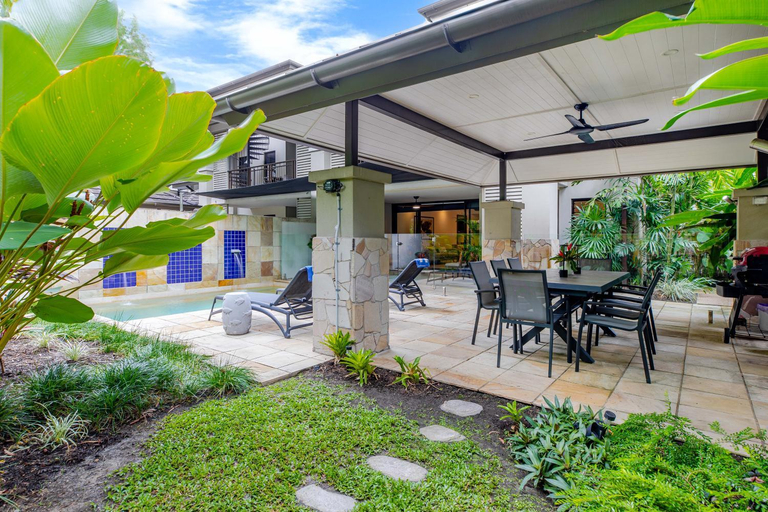 Food & Drinks 3, SeaEden Port Douglas Apartments, Douglas