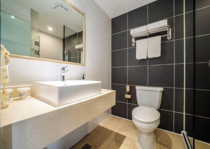 Bathroom 5, HanTing Premium Hotel (Hangzhou Linping Intime City Subway Station), Hangzhou